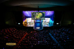 半决赛争议事件：裁判意外暂停引发球员不满，比赛公平性受质疑，赛事规则待完善